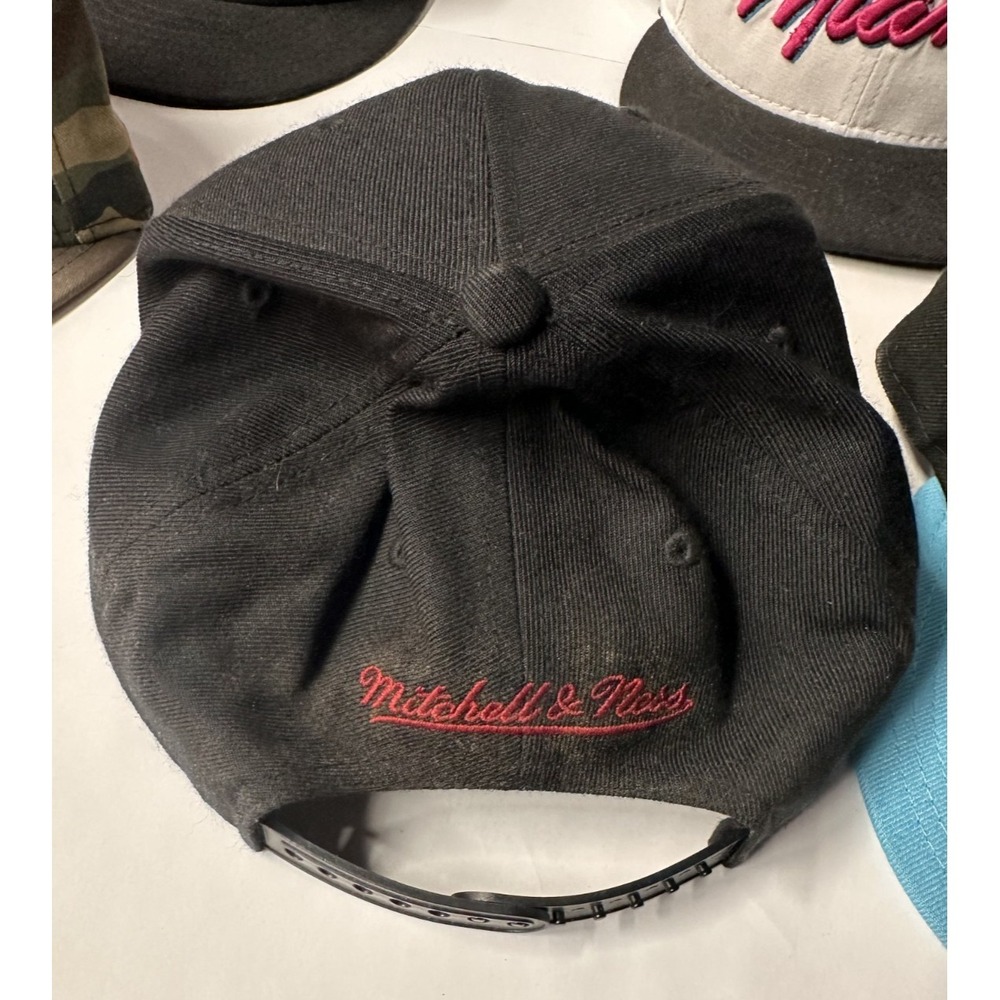 ~2010 RARE! Lot of 5 Miami Heat NBA Snapback Hats New Era 9FIFTY Mitchell & Ness - Picture 5 of 16
